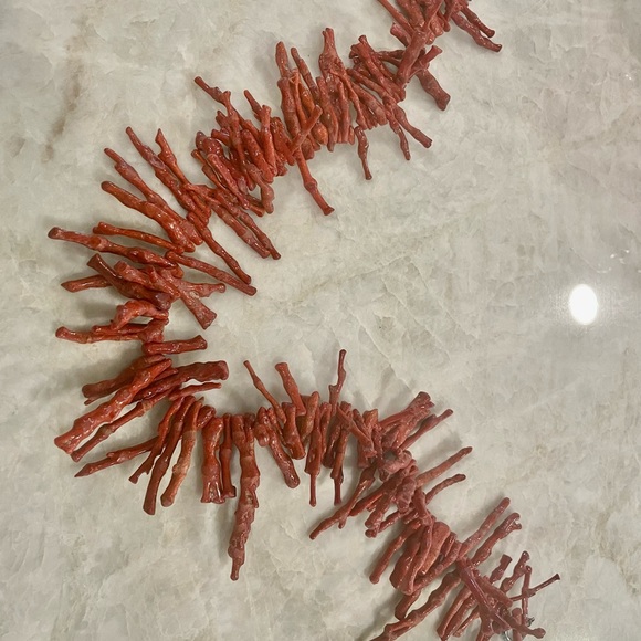Coral twig statement necklace - Picture 13 of 16